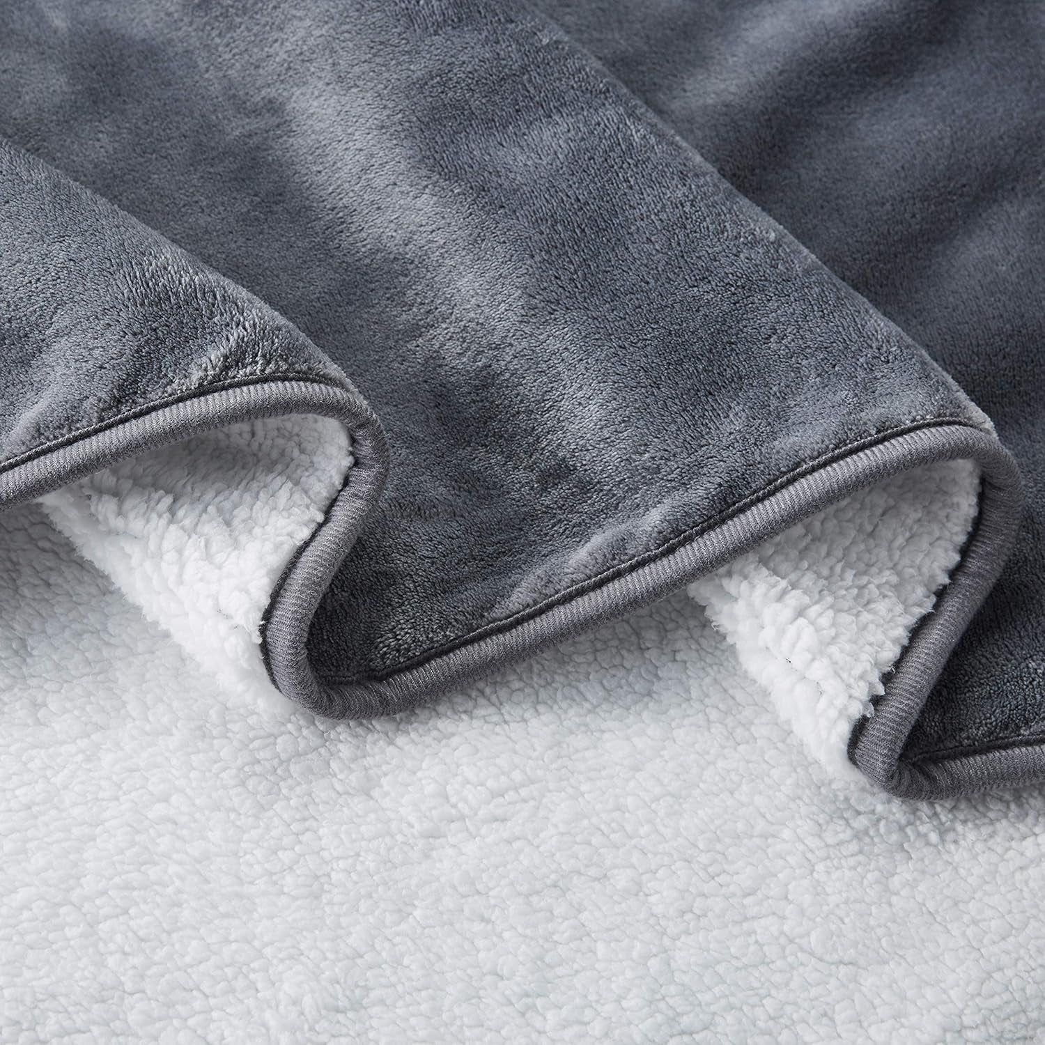 Waterproof Dog Blanket 79X59 In, Soft Pet Pee Proof Throws for Couch Sofa Bed, Travel Blanket Reversible Plush Protector Cover for Small/Medium/Large Dogs Puppies Cats, Light Grey+White