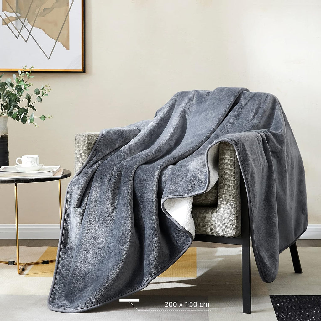 Waterproof Dog Blanket 79X59 In, Soft Pet Pee Proof Throws for Couch Sofa Bed, Travel Blanket Reversible Plush Protector Cover for Small/Medium/Large Dogs Puppies Cats, Light Grey+White